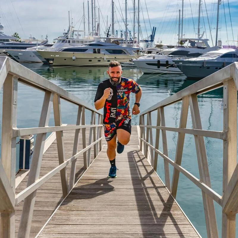 CAMISETA DE RUNNING #PARTYRUN Para HOMBRE - KAMUABU Color NEGRA 90grs 6 CAMISETA DE RUNNING #PARTYRUN Para HOMBRE - KAMUABU Color NEGRA 90grs - Imagen 4